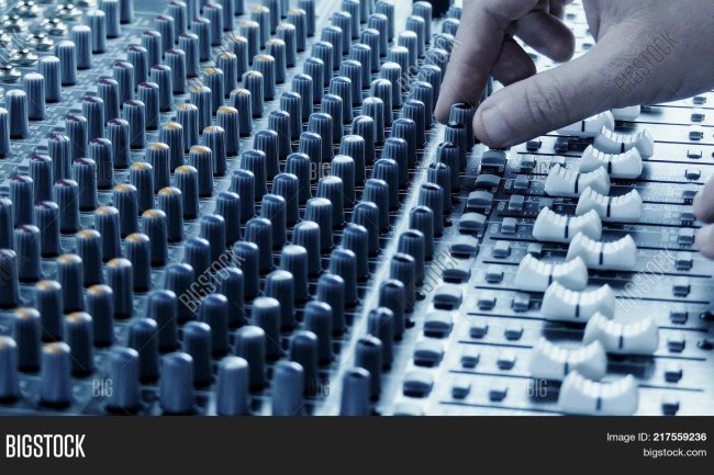 Menggunakan Color Grading untuk Memberikan Nuansa pada Video Musik