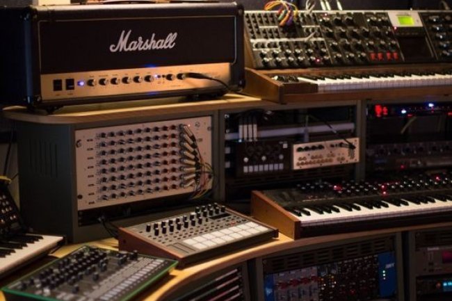 Mikrofon Terbaik untuk Rekaman Video Musik Berkualitas