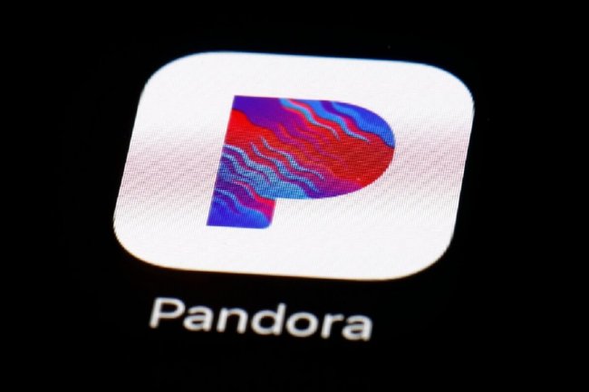 Pandora vs iHeartRadio: Masa Depan Radio Online