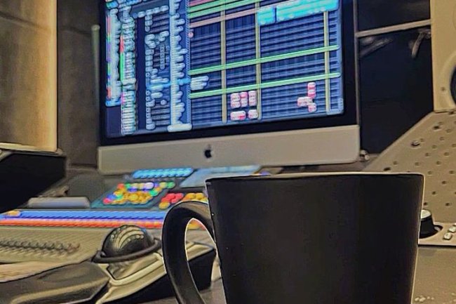 Teknologi untuk Menciptakan Efek Slow Motion yang Epik dalam Video Musik