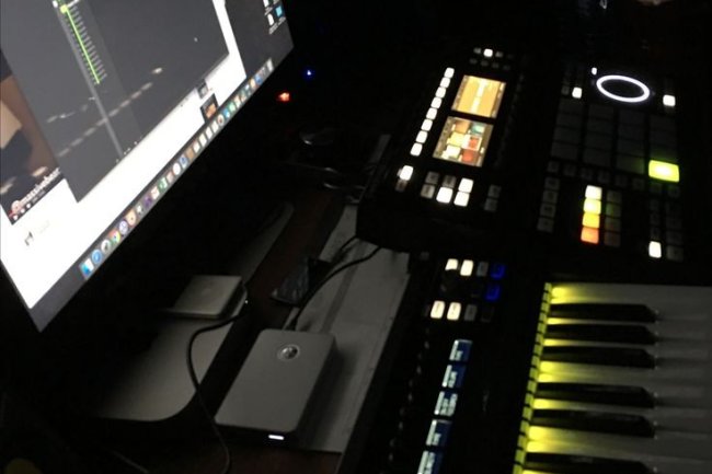 Kolaborasi antara Tim Art Department dan Tim Produksi dalam Pembuatan Video Musik