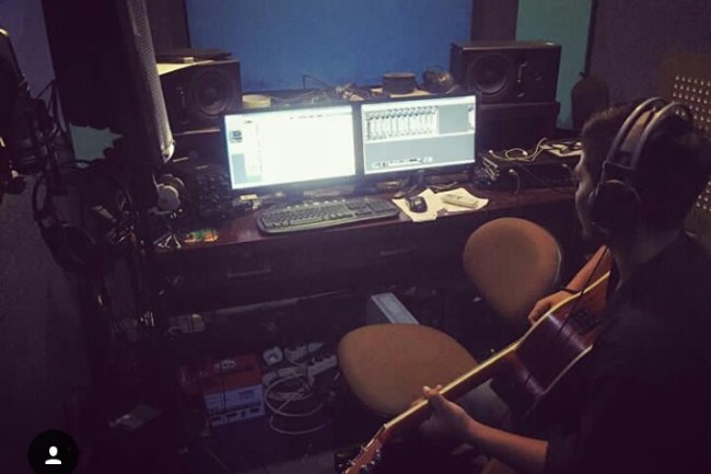 Perusahaan Musik yang Beralih ke Model Langganan