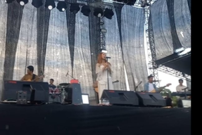 Kisah Inspiratif Manajer Artis yang Membawa Band Lokal ke Dunia